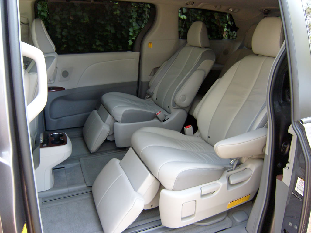 Toyota Sienna 2012 Interior