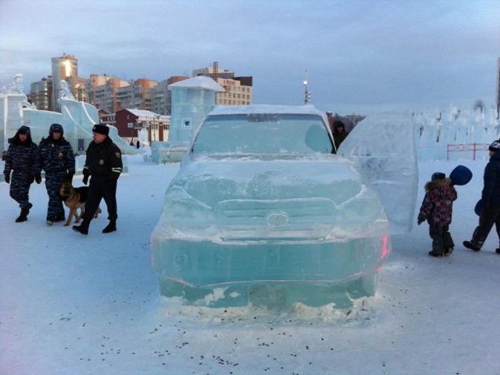 Ледяной автомобиль