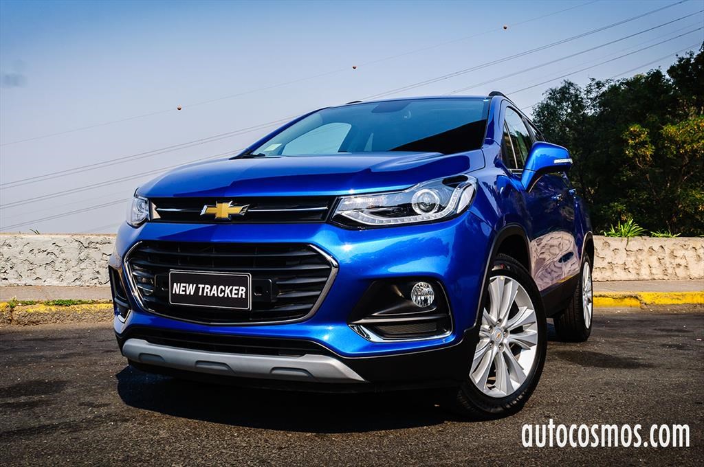 Tracker отзывы. Шевроле трекер 2017. Chevrolet Tracker 2. Шевроле трекер синий. Chevrolet Tracker narxi.