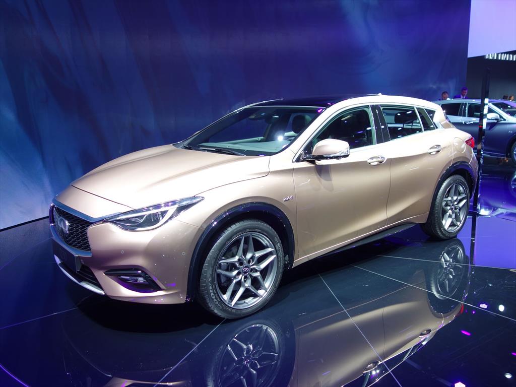 Infiniti q30. Инфинити q30 2021. Infiniti хэтчбек q30. Инфинити q30 2020.