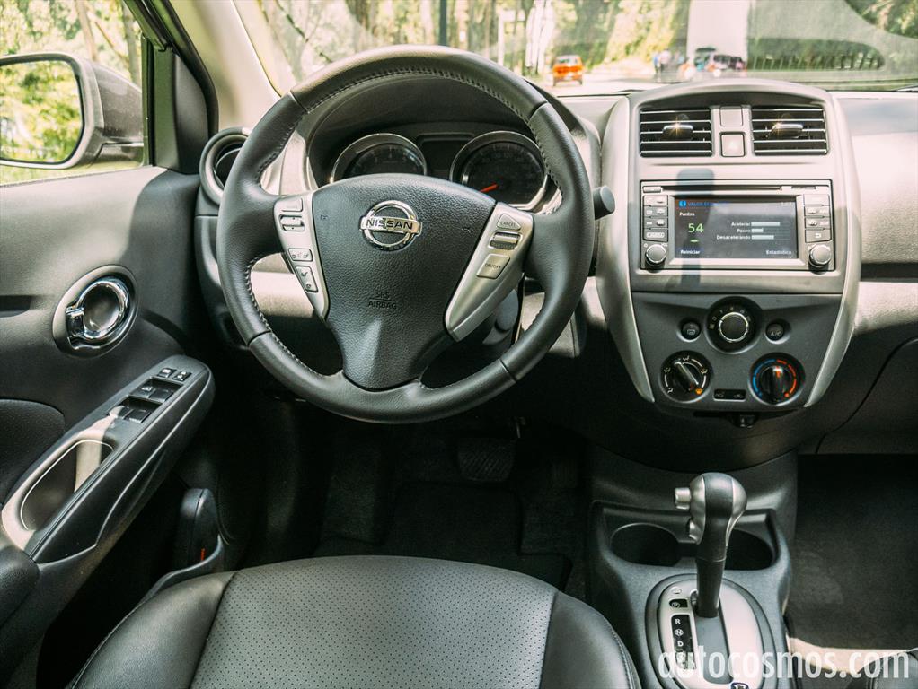 Nissan Versa 2015 - Autocosmos.com
