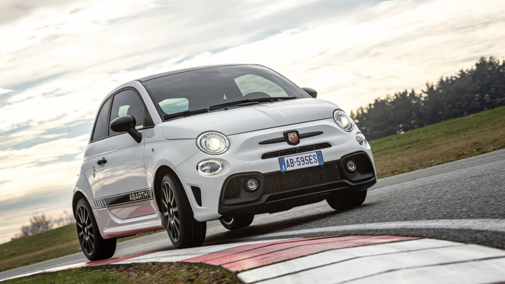 Abarth 595 2021 - Autocosmos.com