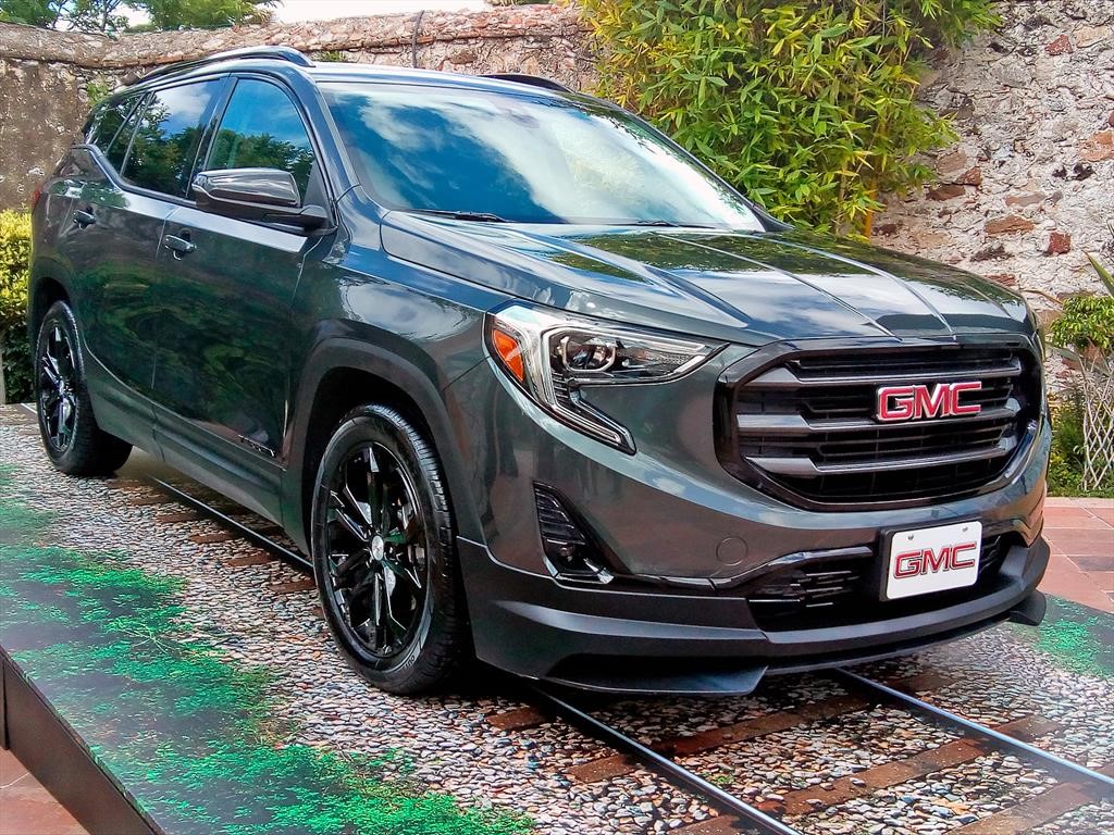 Gms terian. GMC Terrain 2018 Tuning. GMC Terrain 2018 Black. GMC Terrain 2022. GMC Terrain 2019 черный.