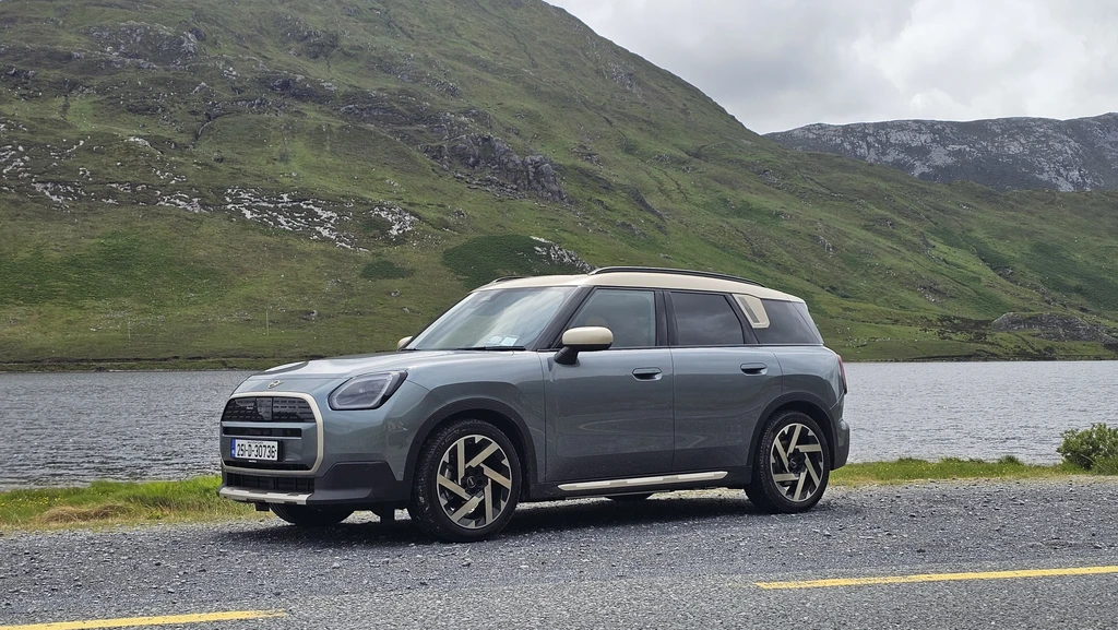 Test drive MINI Countryman E - Irlanda