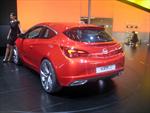 Opel Astra GTC Concept en París 2010