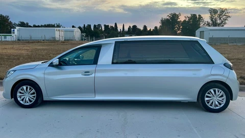 Peugeot 208 fúnebre
