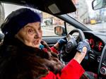 La abuela que pasea en un Subaru Impreza WRX STi