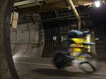 Ciclista cruza el Eurotunnel en bicicleta 