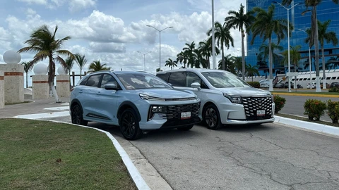 JAC 6 PHEV y JAC Traveler PHEV 2026 primer manejo