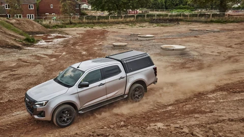 Isuzu D-Max V-Cross Commercial