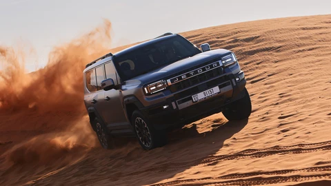 G700: contacto en el desierto de Dubai