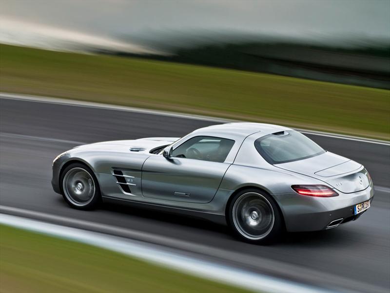 Mercedes Benz SLS AMG Gullwing