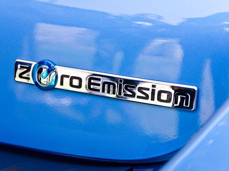 Nissan Leaf 2011 Africam Safari