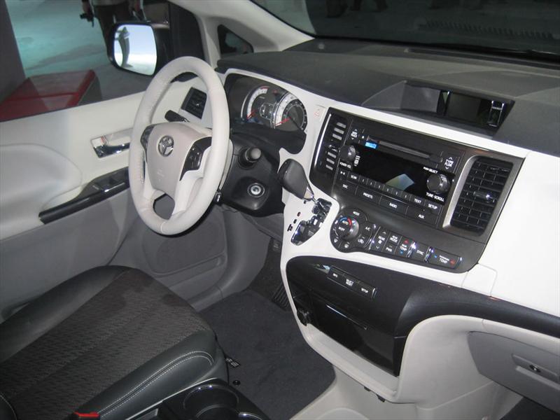 Toyota Sienna 2011 en Los Ángeles 2009