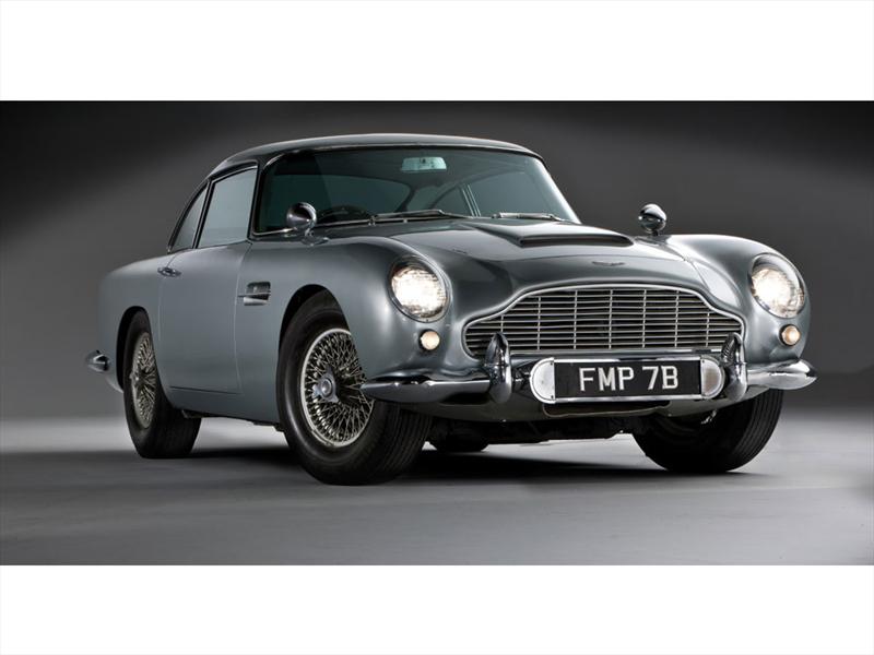 El Aston Martin DB5 de James Bond se subastará