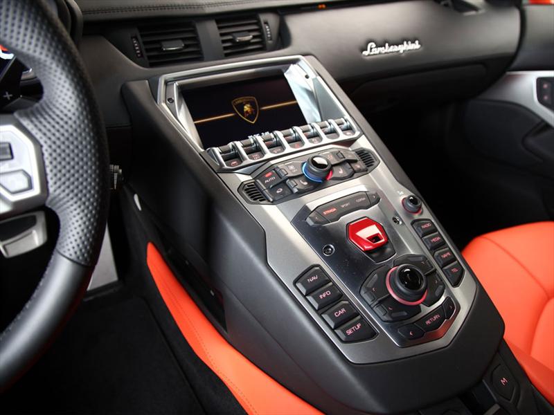 Lamborghini Aventador LP700-4