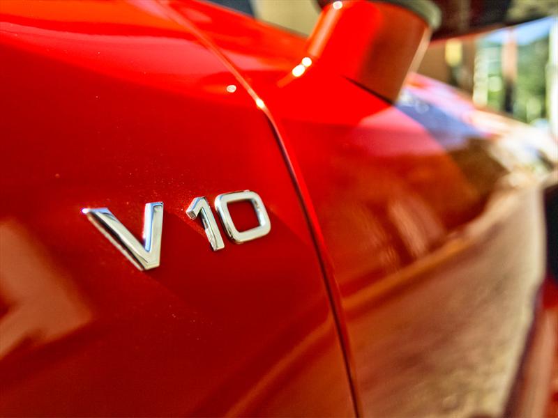Audi R8 Spyder V10 5.3 FSI quattro 2011