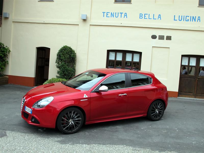 Alfa Romeo Giulietta Quadrifoglio Verde 2012