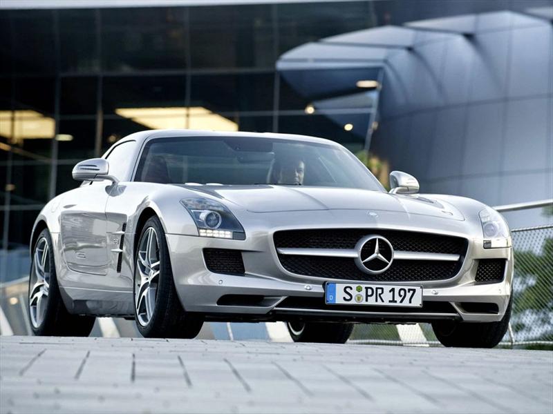 Mercedes Benz SLS AMG Gullwing