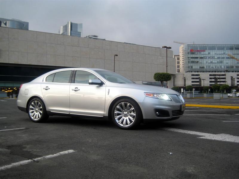 Lincoln MKS EcoBoost 2011 