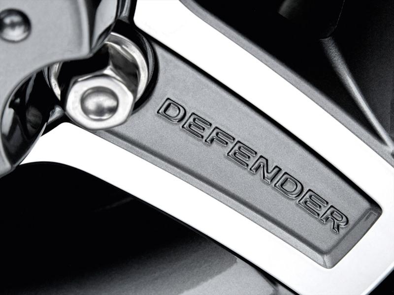 Land Rover Defender 2011