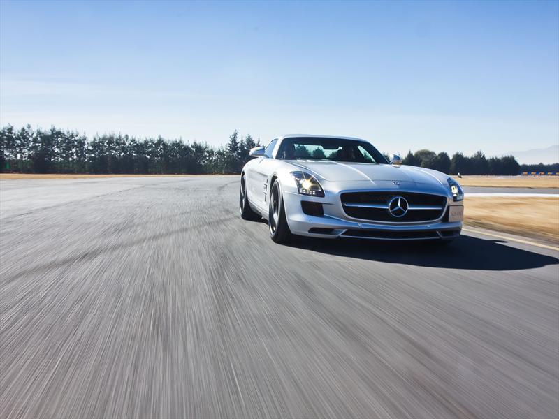 Mercedes-Benz SLS 63 AMG 2011