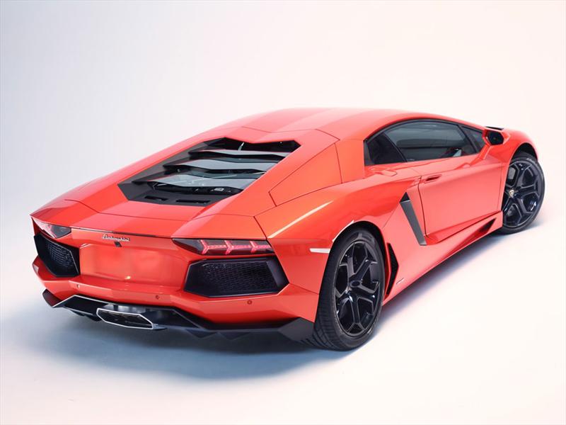Lamborghini Aventador LP700-4
