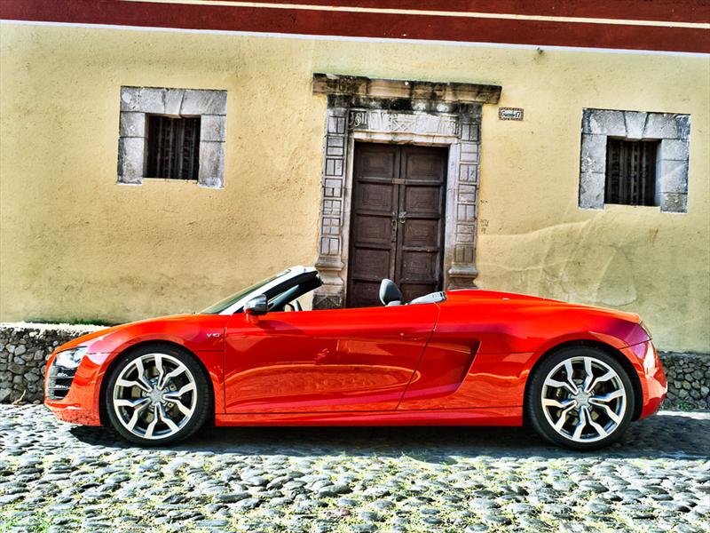 Audi R8 Spyder V10 5.3 FSI quattro 2011