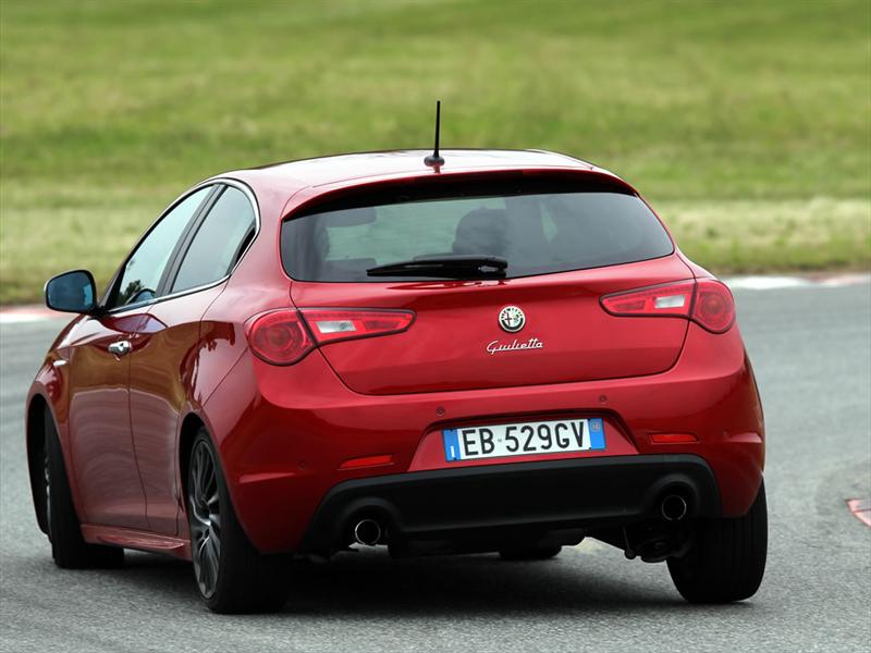 Alfa Romeo Giulietta Quadrifoglio Verde 2012