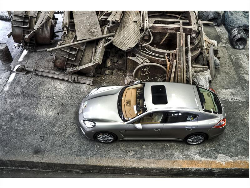 Porsche Panamera VS Bentley Flying Spur