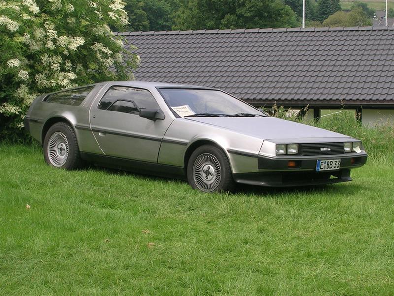 DeLorean DMC-12