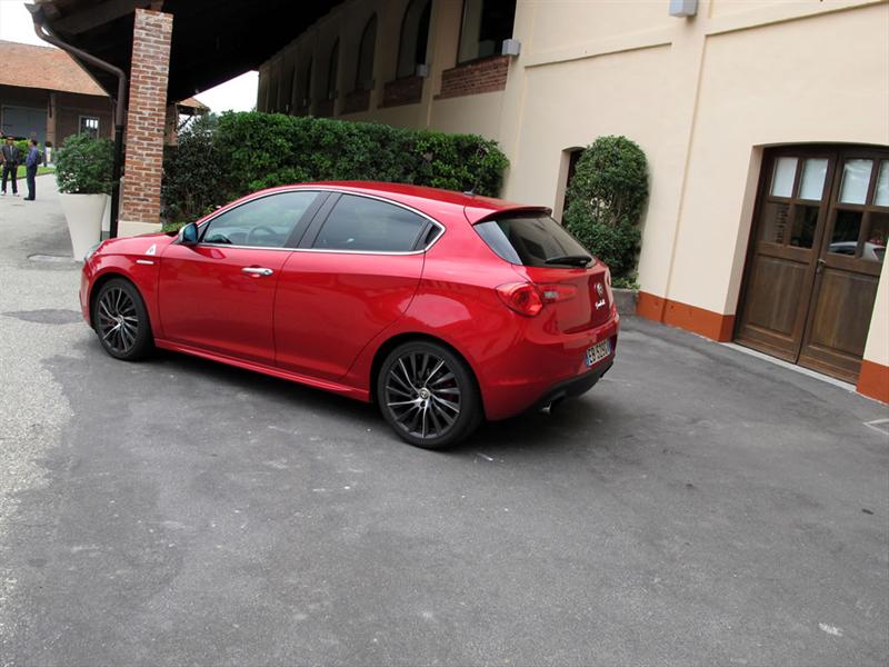 Alfa Romeo Giulietta Quadrifoglio Verde 2012