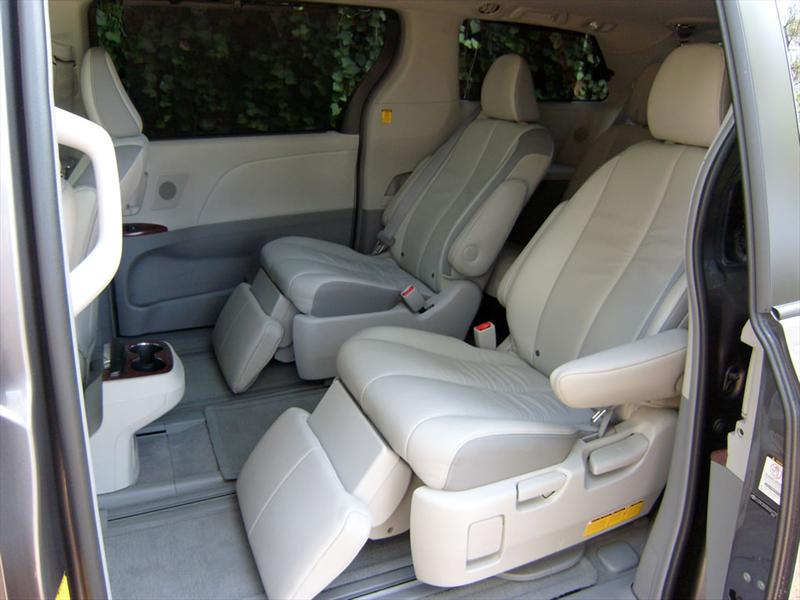 Toyota Sienna Limited 2011 a prueba