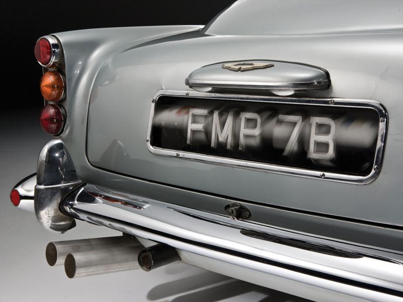 El Aston Martin DB5 de James Bond se subastará