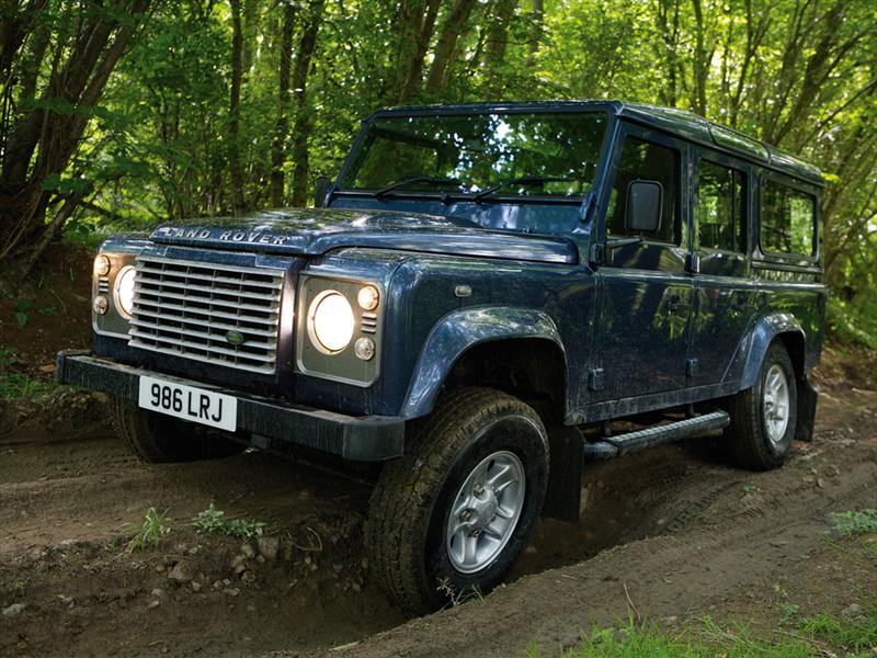 Land Rover Defender 2011