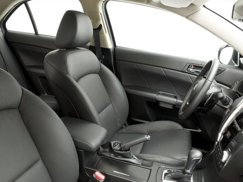 Suzuki Kizashi 2010