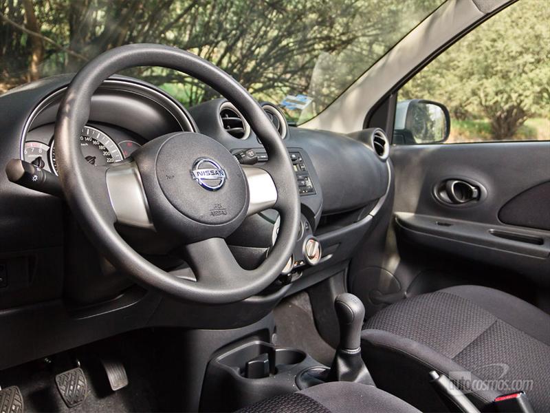 Nissan March 2011 prueba