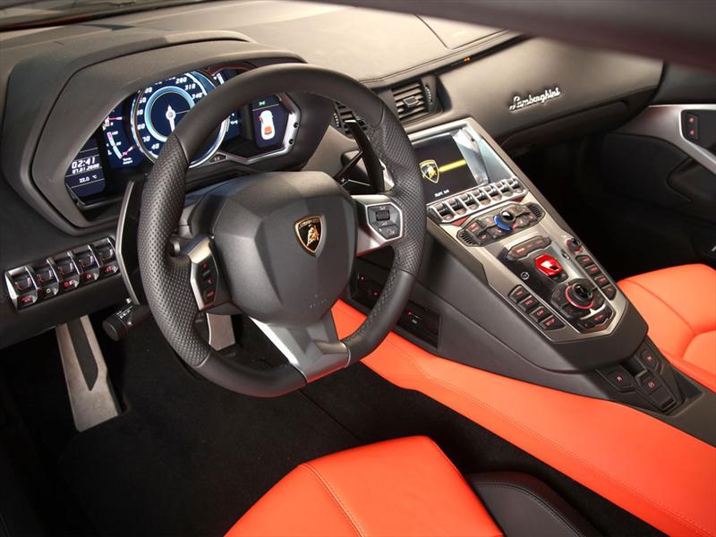 Lamborghini Aventador LP700-4