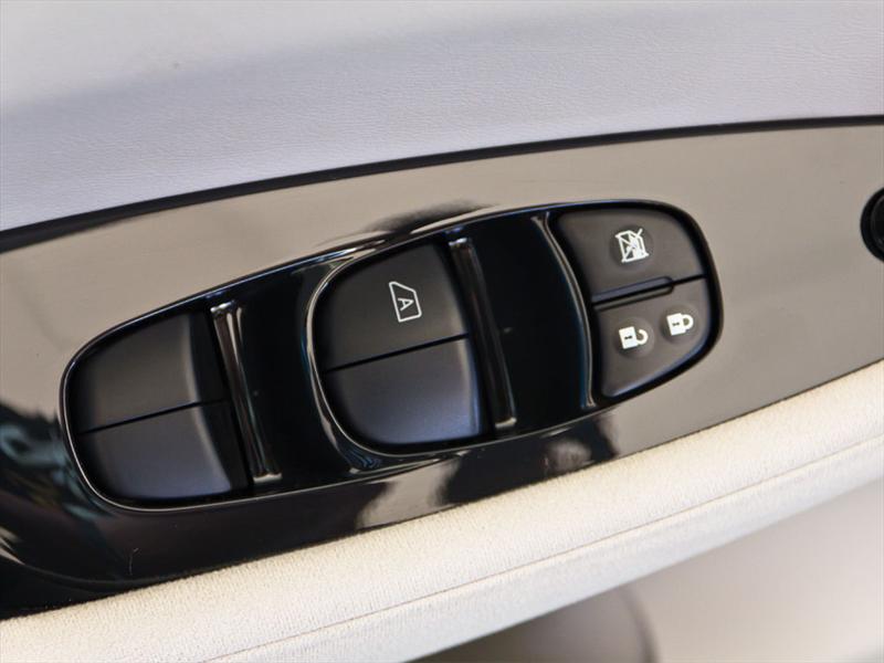 Nissan Leaf 2011 Africam Safari