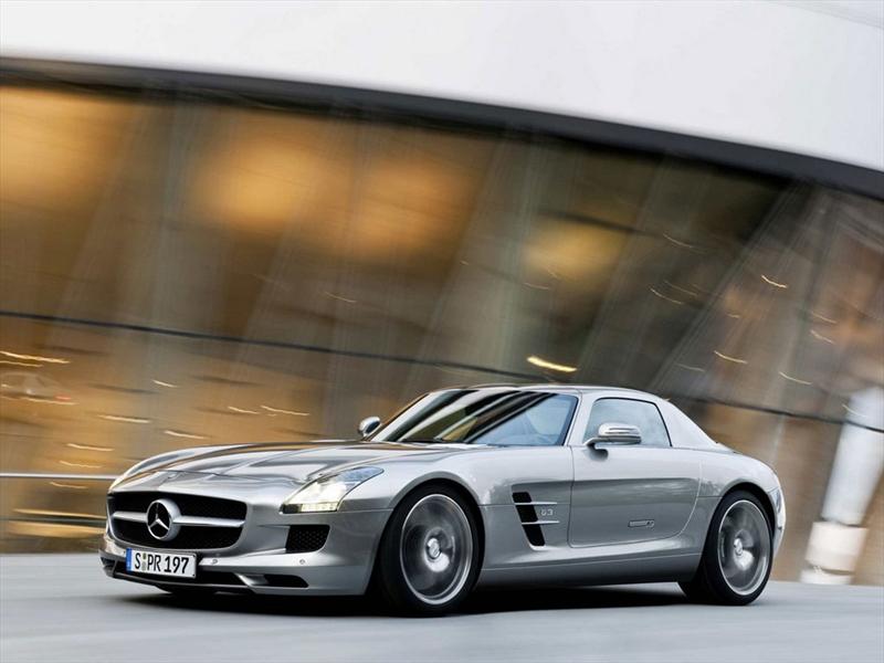 Mercedes Benz SLS AMG Gullwing