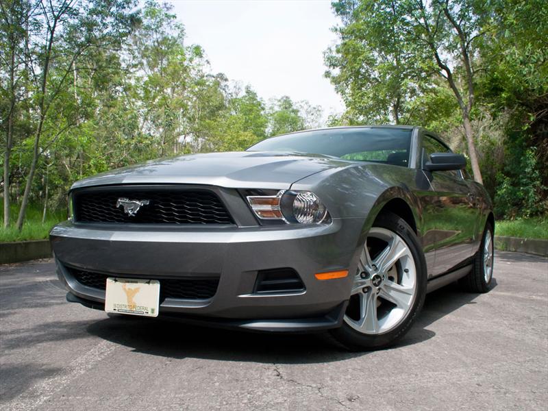 Ford Mustang V6 2011
