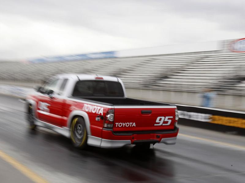 Toyota Tacoma X-Runner RTR