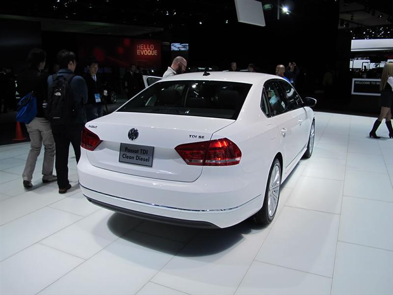 Volkswagen Passat EU 2012 en Detroit 2011