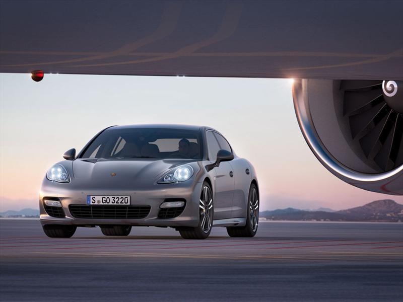 Porsche Panamera Turbo S 2011