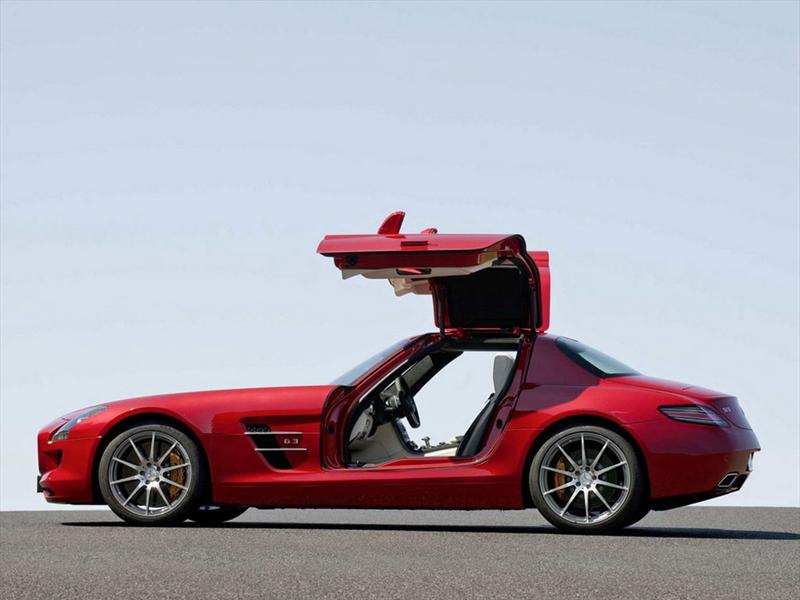 Mercedes Benz SLS AMG Gullwing
