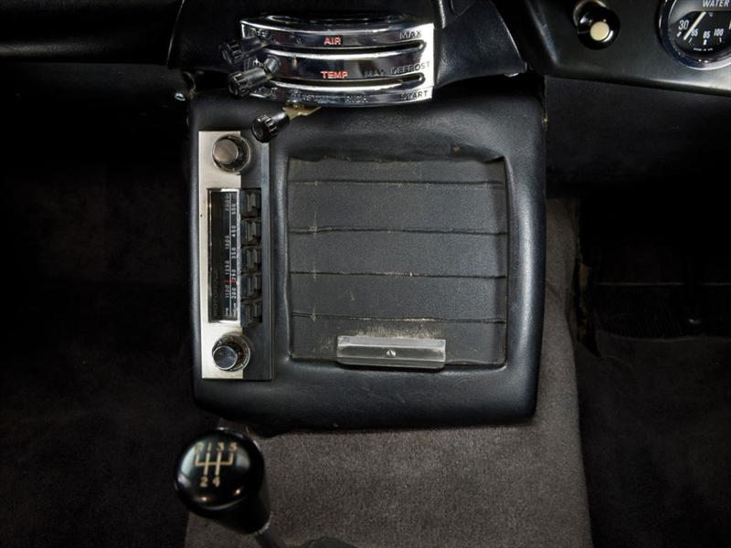 El Aston Martin DB5 de James Bond se subastará