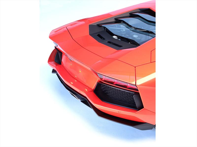 Lamborghini Aventador LP700-4