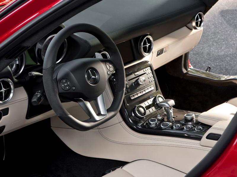 Mercedes Benz SLS AMG Gullwing