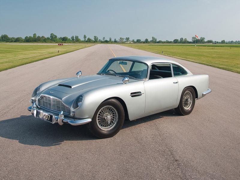 El Aston Martin DB5 de James Bond se subastará