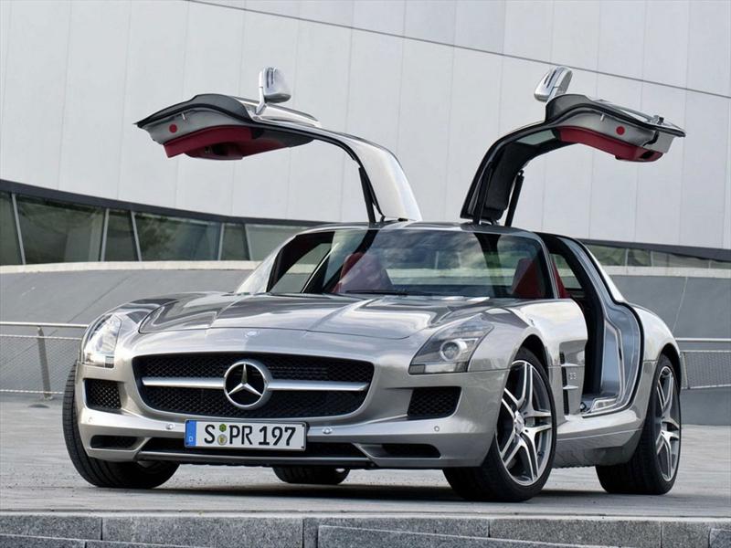 Mercedes Benz SLS AMG Gullwing